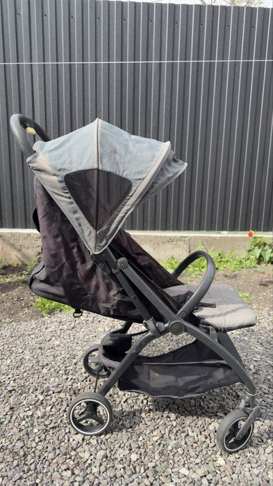 Продам прогулочную коляску Evenflo