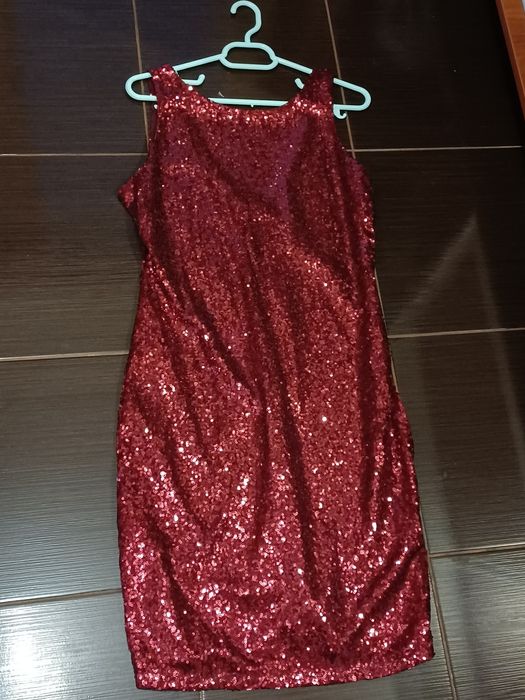 Vând rochie din paiete