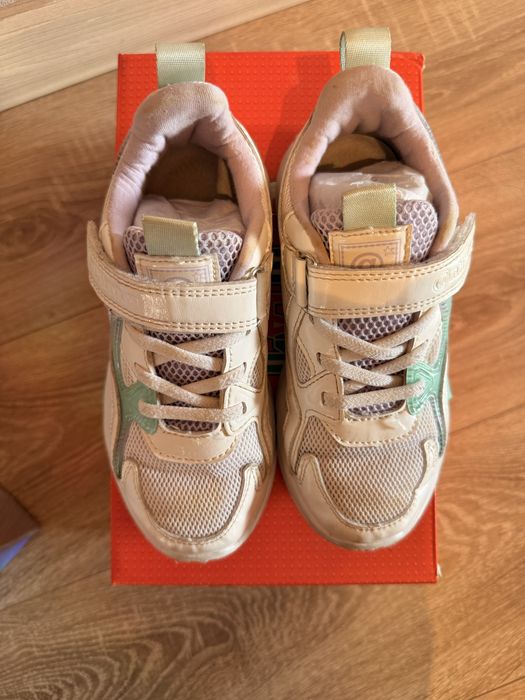 Кроссовки для девочки