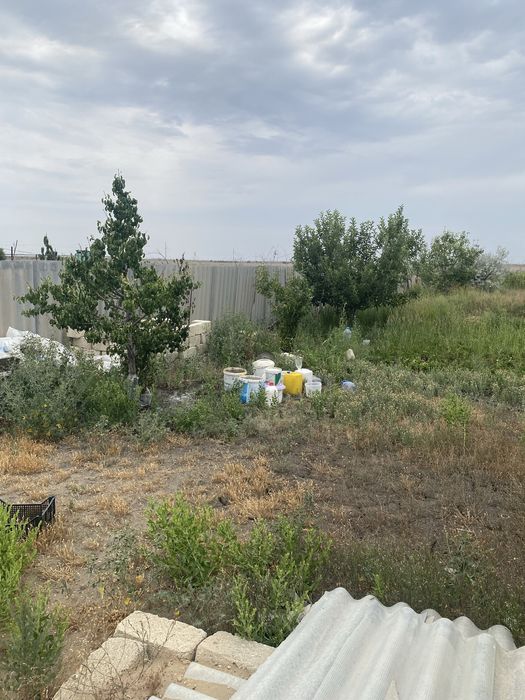 Продается дачный учачток в Бугорки. 20 соток, мможно по 10 соток. Есть