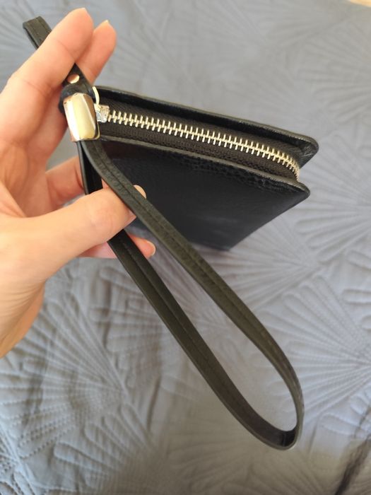 Голямо черно портмоне