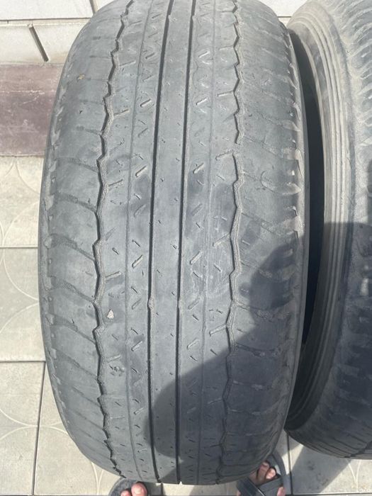 Продам комплект летних шин дешево