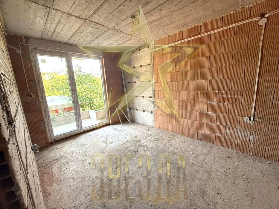 Продава се Тристаен апартамент в Пловдив, Кючук Париж - 101 кв.м за 1574 €/кв.м - Снимка #3