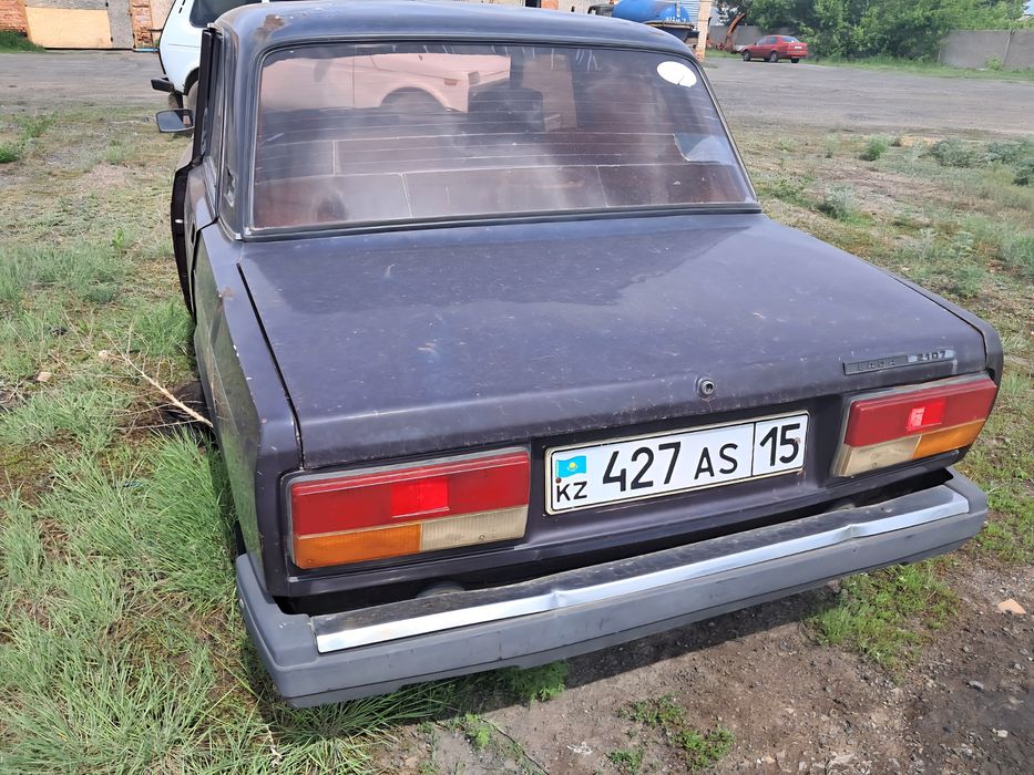 Автомобиль Лада 21074