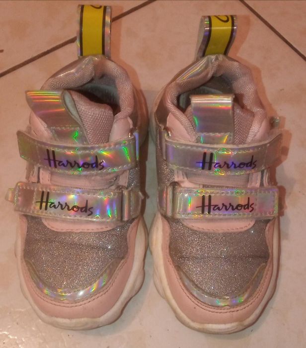 Продам кроссовки для девочки!