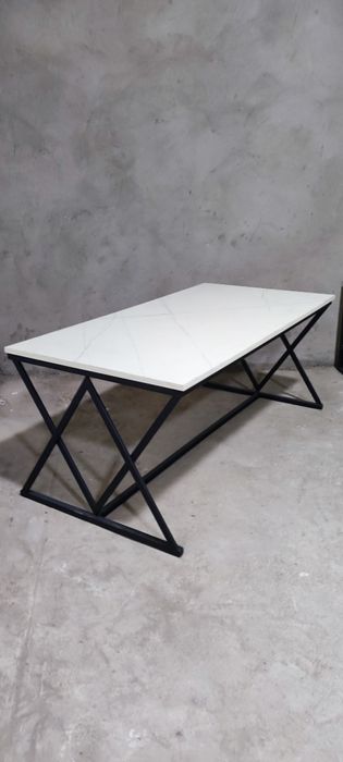 Журнальный столик в стиле лофт