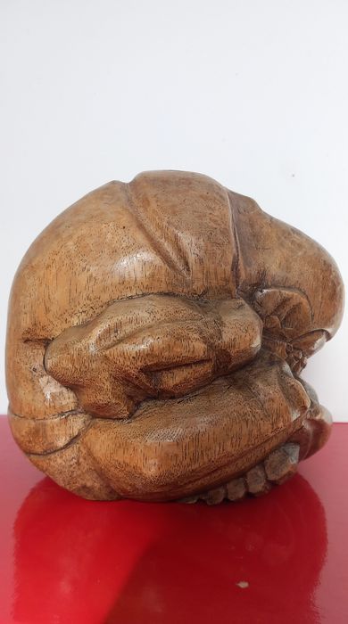 Sculptura orientala din lemn