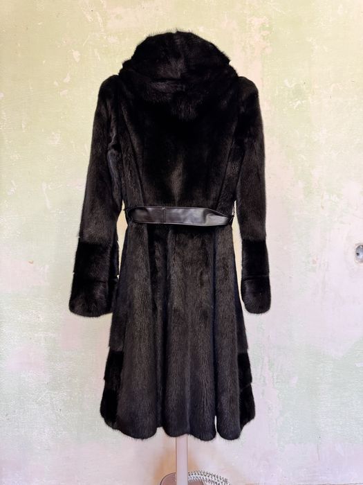 Продам норковую шубу