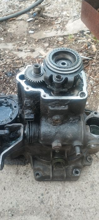 Продам коробку на гольф3,венто