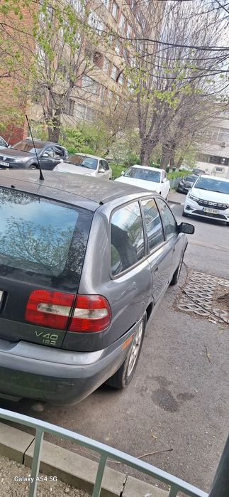 Vând volvo v40 an 2003