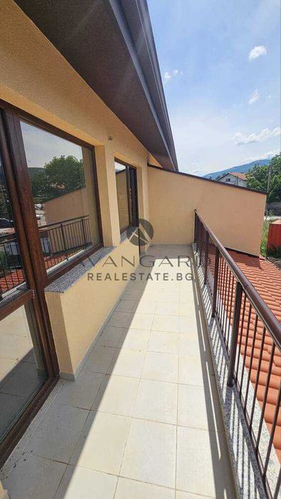 Продава се Къща в с. Първенец, Област Пловдив - 204 кв.м за 925 €/кв.м - Снимка #2