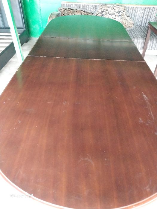 Продам  стол и диван