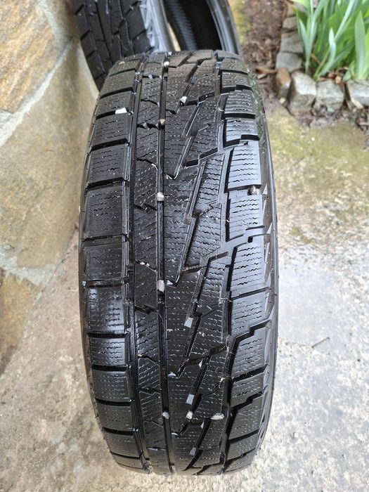 Зимни гуми 215/60 R17.  M+S комплект