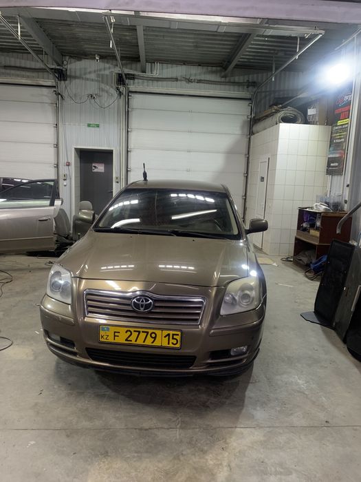 Продам авенсис 2.4