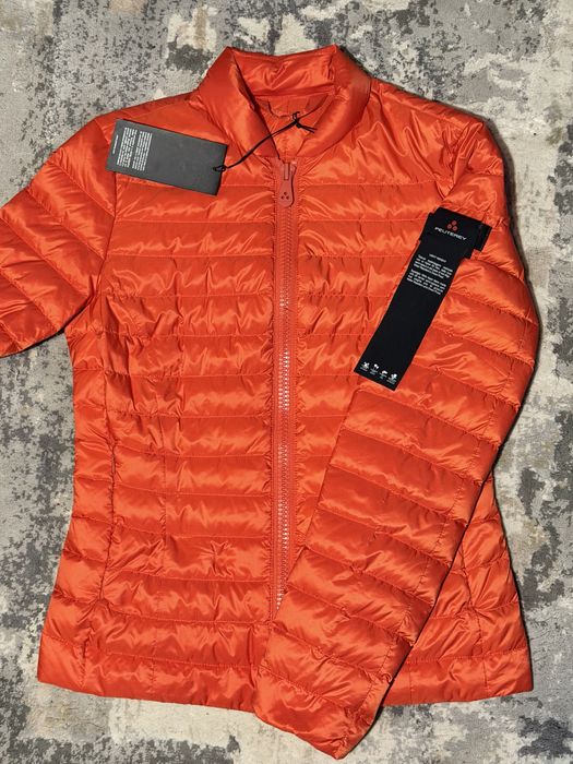 Peuterey,geacă puf pt.femei,NOUĂ,măr.S(40)