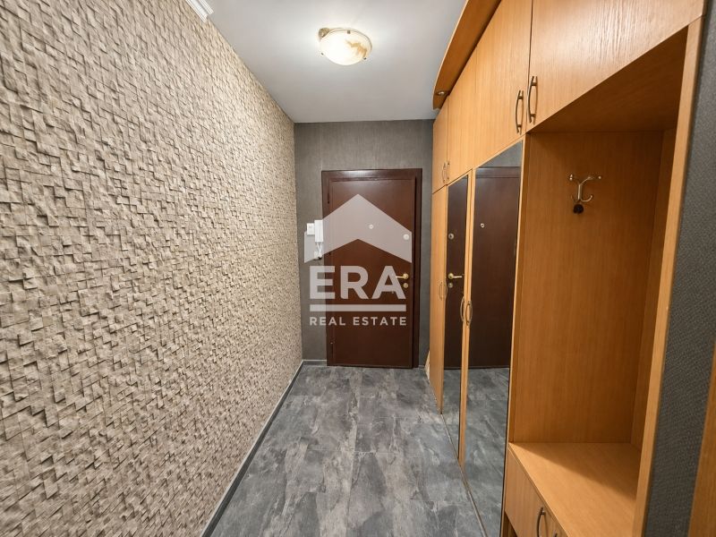 Продава се Четиристаен апартамент в Русе, Център - 103 кв.м за 1612 €/кв.м - Снимка #9