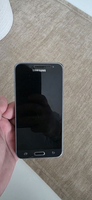 Telefon Samsung Galaxy J2 2016 liber de retea+incarcator 
Perfect funcțional
Liber de rețea
8GB memorie
Bateria ține bine
Vine cu încărcător
Merge foa
