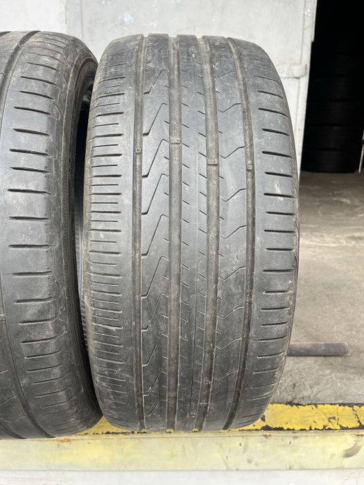 2 бр. летни гуми 235/45/18 Hankook DOT 2918 4 mm