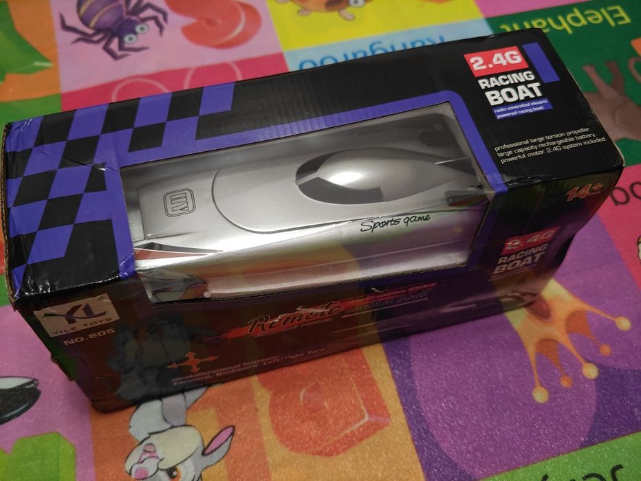 Barca Yile Toys 805 30km/h 100m raza
  30km/h 100m