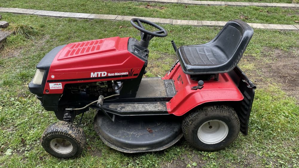 Tractoras Gazon MTD + plug de zapada