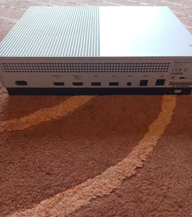 Consola MICROSOFT Xbox One S 500gb Second-Hand, ALB + 1 Controller  negru / Nu accept schimburi !