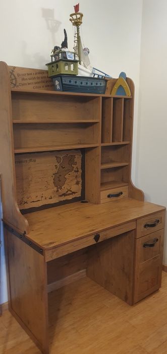 Birou și biblioteca copii model cu pirați