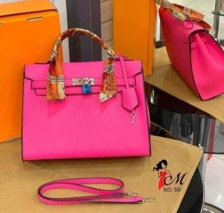 Genti dama(doua dimensiuni,35cmL și 41cm L,diverse nuanțe,France,sacul