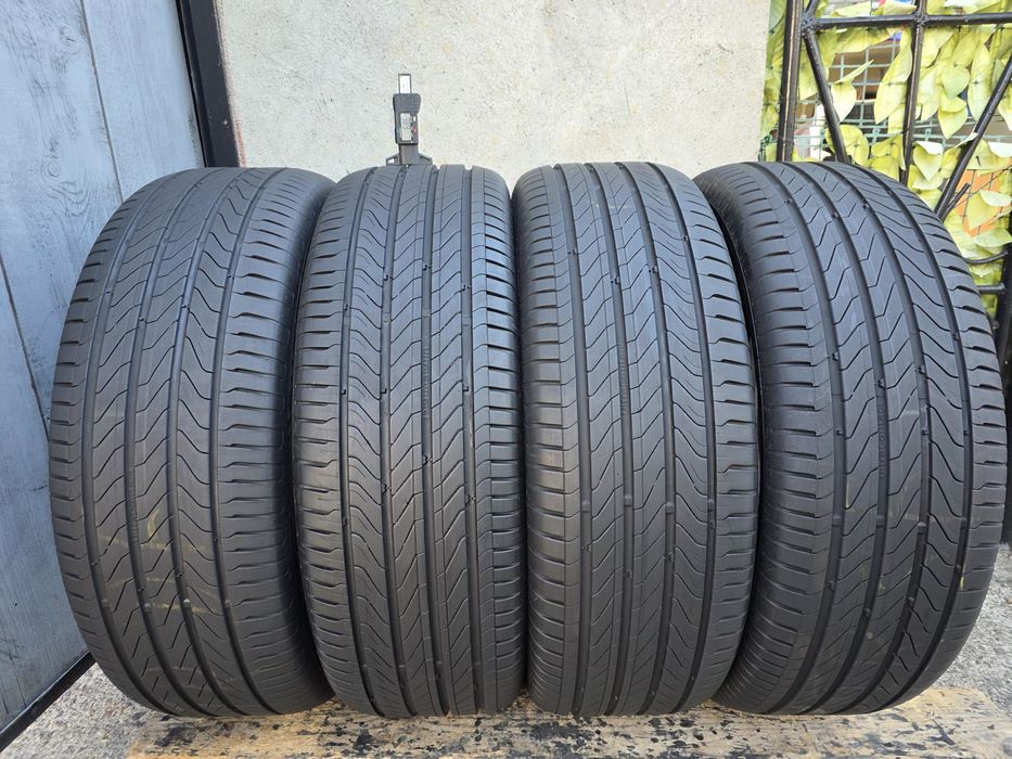 Vand patru anvelope de vara continental 235 60 18 dot 5023