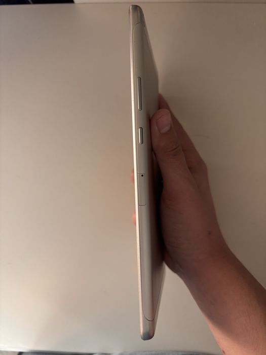 Планшет Huawei .