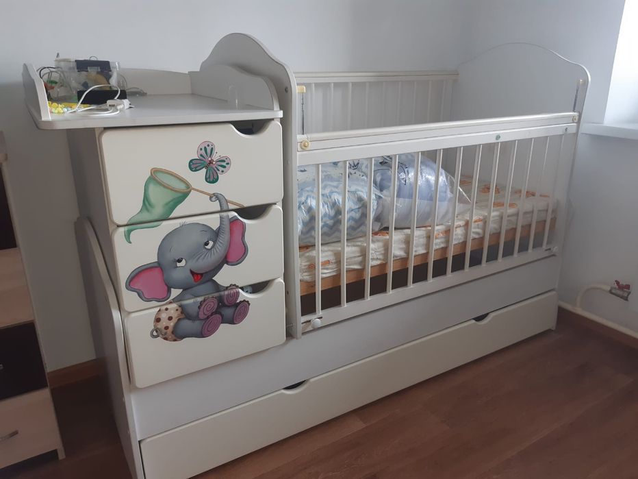 Продам детскую кроватку