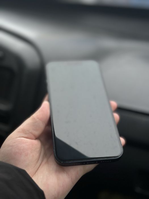 Продам iPhone 13, 128 ГБ, чёрный