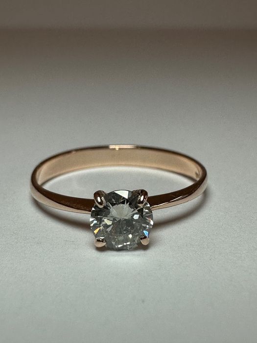 Здатен пръстен 14К с диамант 0,51 ct съел сертификат