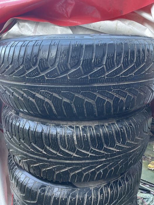 Продавам зимни гуми с джанти – 235/65 R17 UNIROYAL