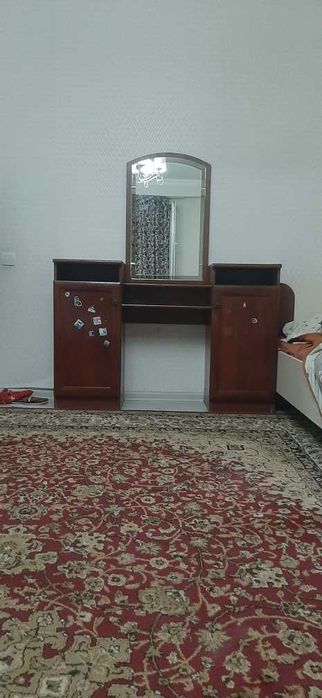 Продам комод и трюмо с зеркалом