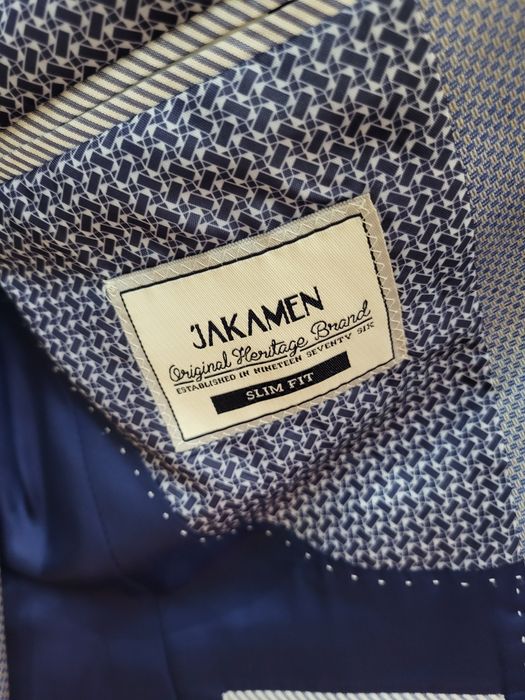 Костюм тройка продаётся,  произвобство Турция,  новый,  город Ташкент,