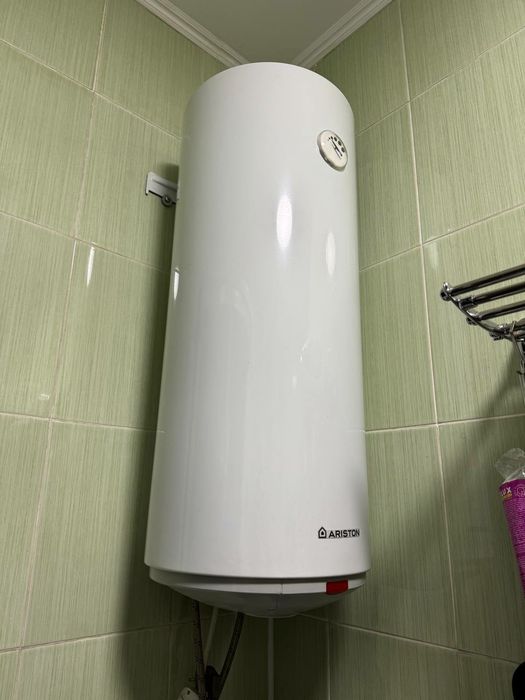 Водонагреватель (бойлер) Ariston