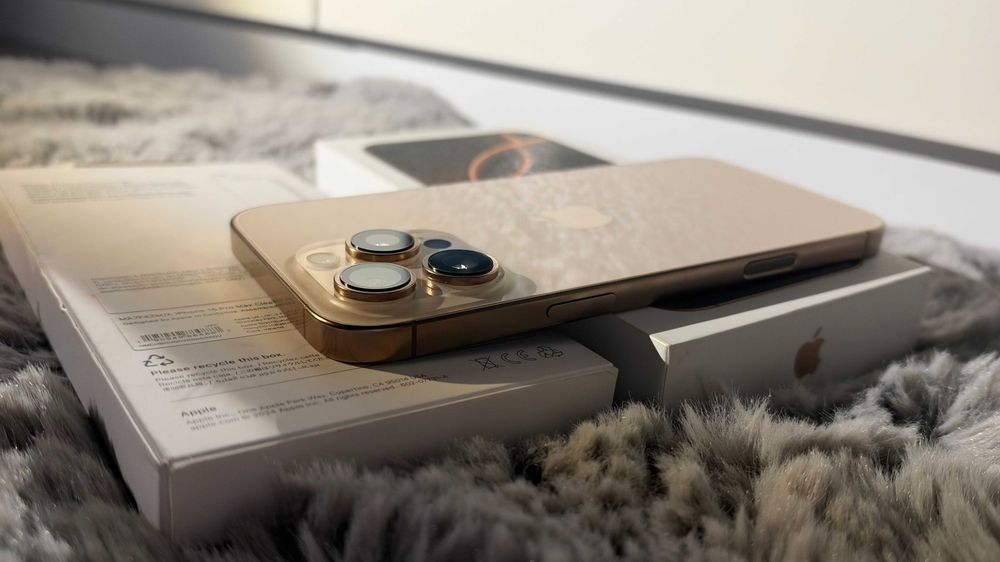 iPhone 16 Pro Max Desert Titanium 256GB nanoSIM + eSIM