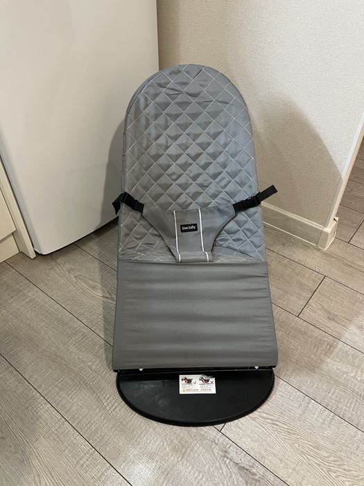 продам шезлонг .