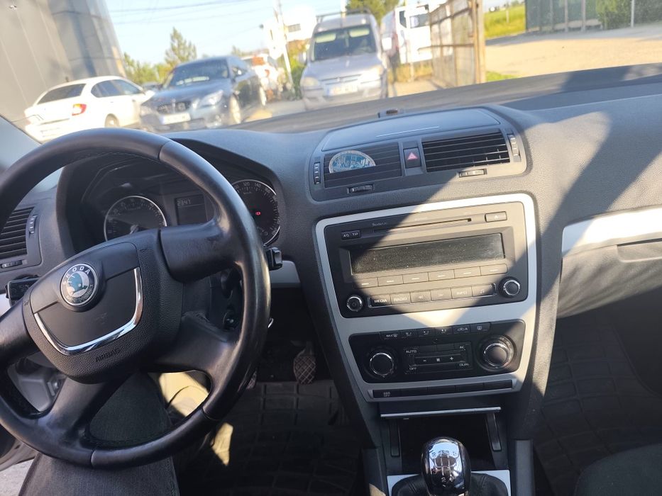 SKODA Octavia 2011 — imagine 4