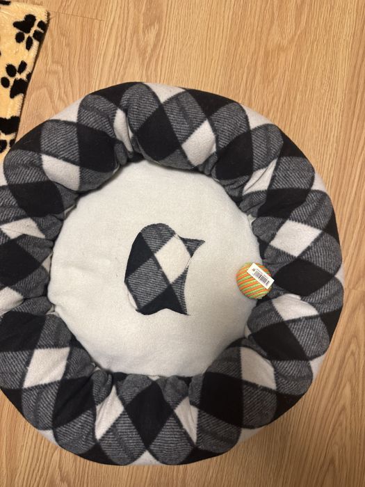 Нови легълце, одеалце и играчка за малко куче/ котка