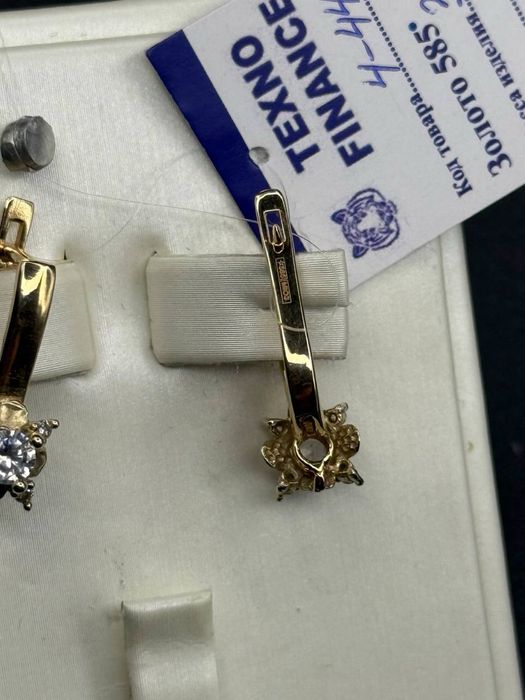 Золото 585  Серьги Масса: 3,2