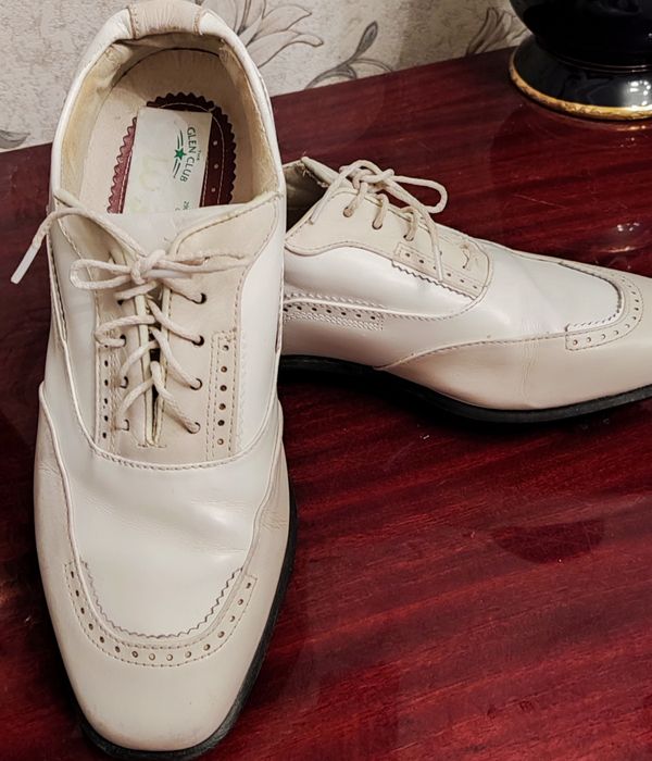 Новая, фирменная,спортивная обувь. Кожа 100% 38-39 раз.