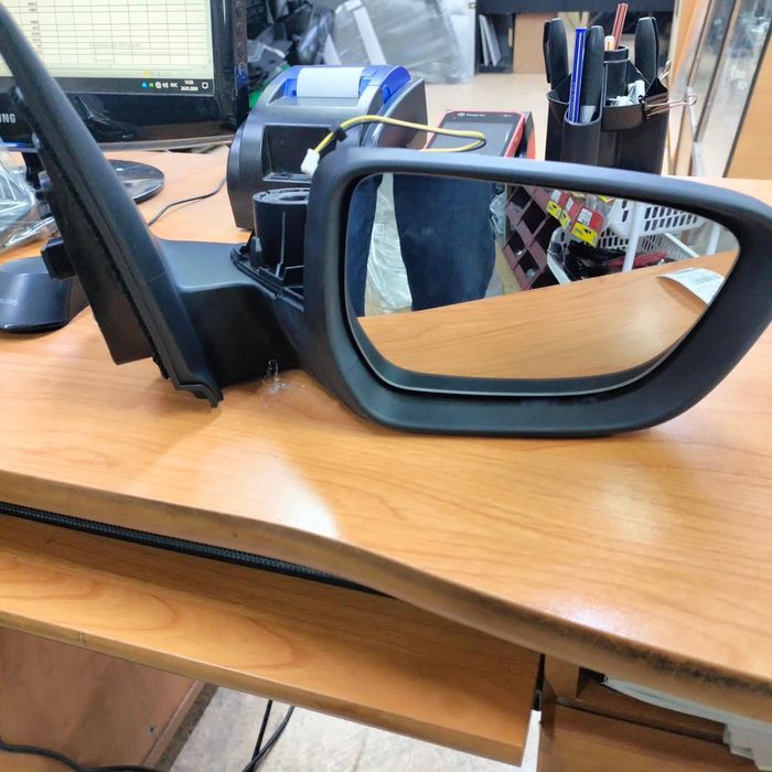 зеркало на шевроле оникс