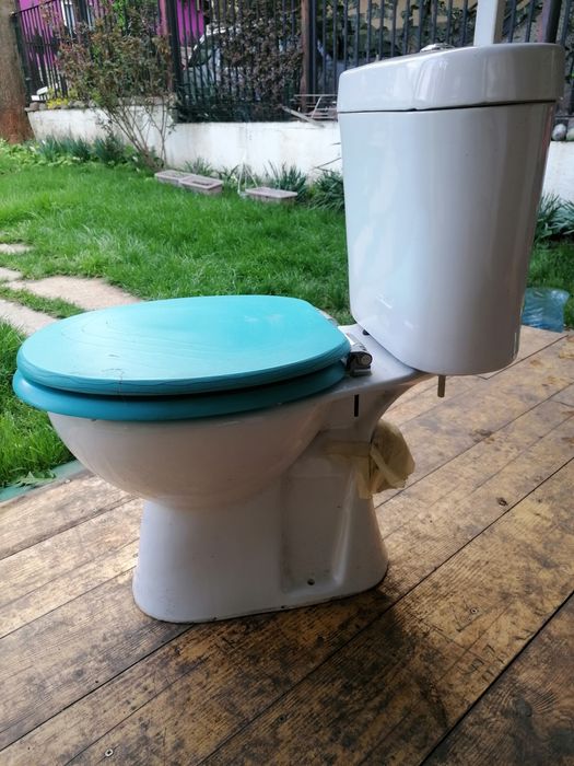 Тоалетна чиния комплект