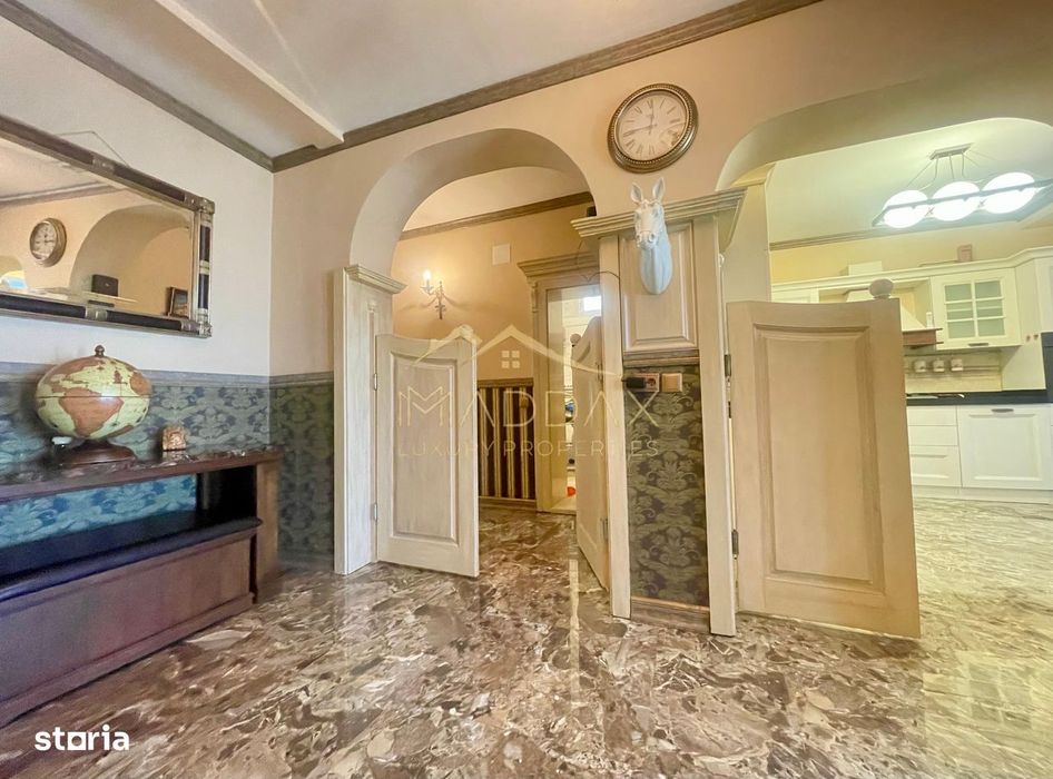 Vila 7 camere**Lake view**Ponton privat**Piscina**Teren 933 MP//Balote
