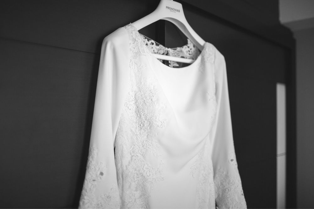 Vând rochie de mireasa Pronovias + fusta + voal