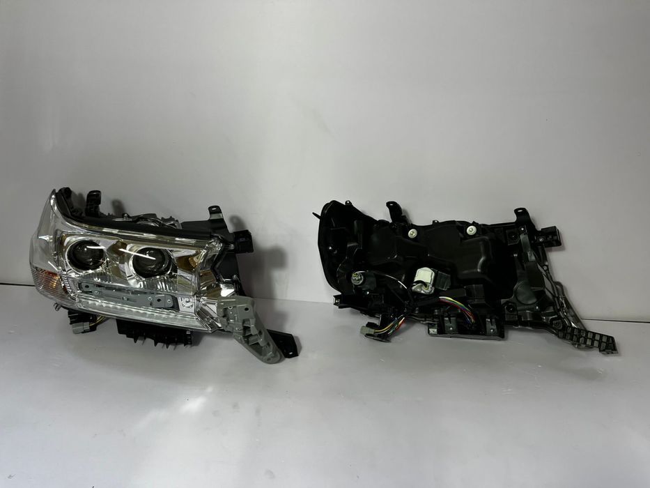 Фара Land Cruiser 200