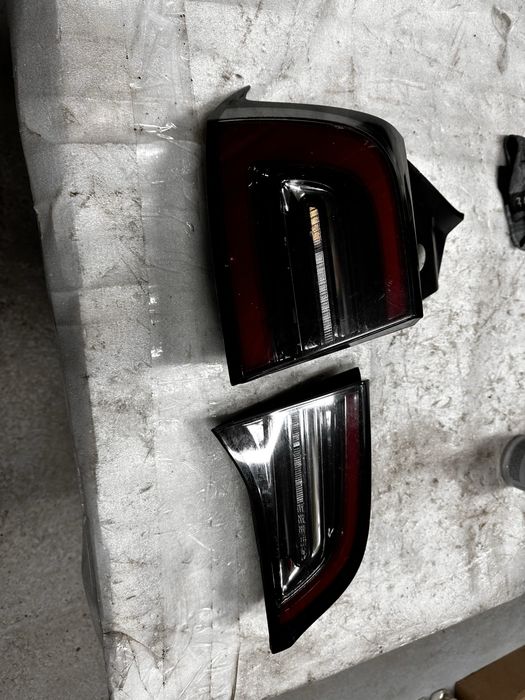 Stopuri stânga tesla 3.