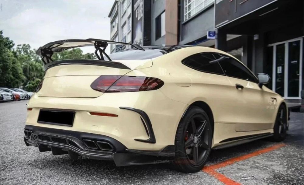 Mercedes 63 AMG C205 W205 C klass coupe карбон дифузьор