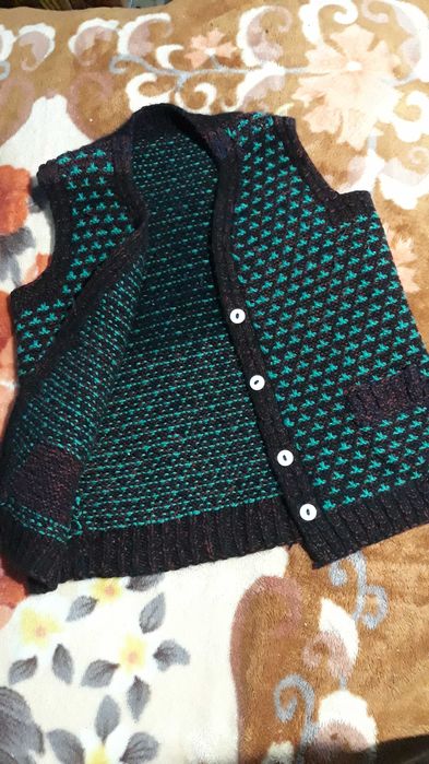 Veste  tricotate  manual mai multe modele